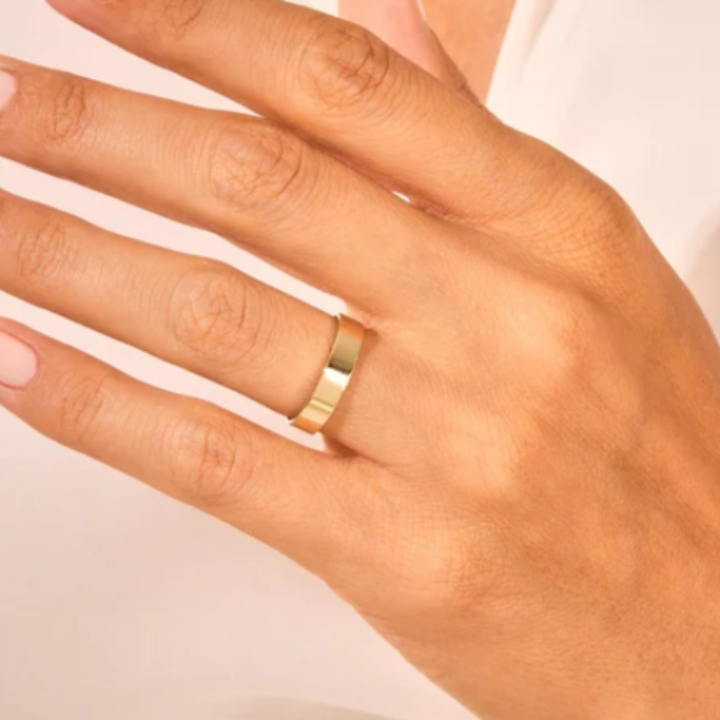 Johana – inel solitar cu diamant rotund.