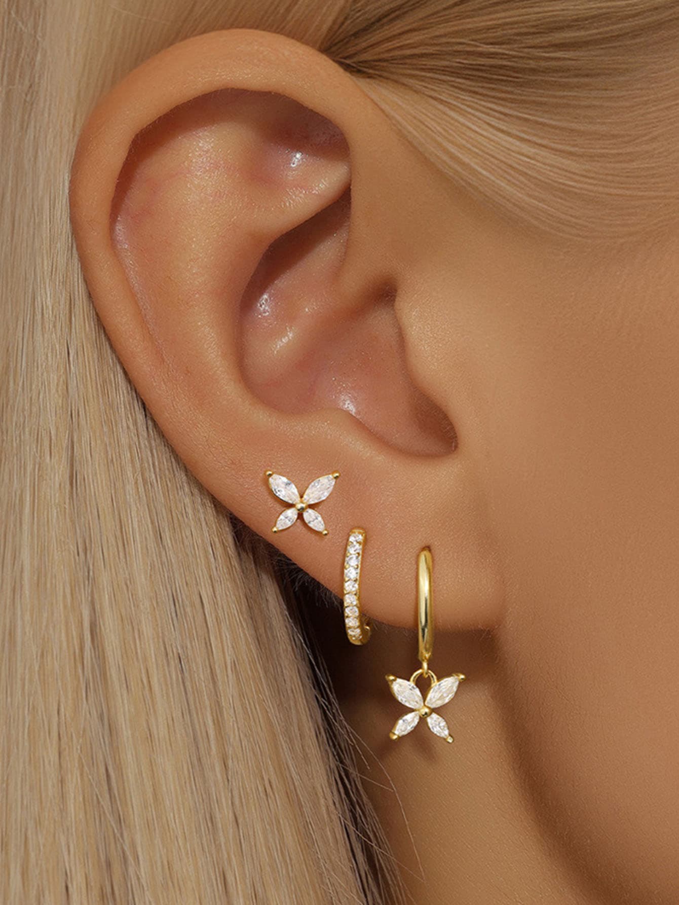 Patricia – Cercei din aur cu o structură delicată.