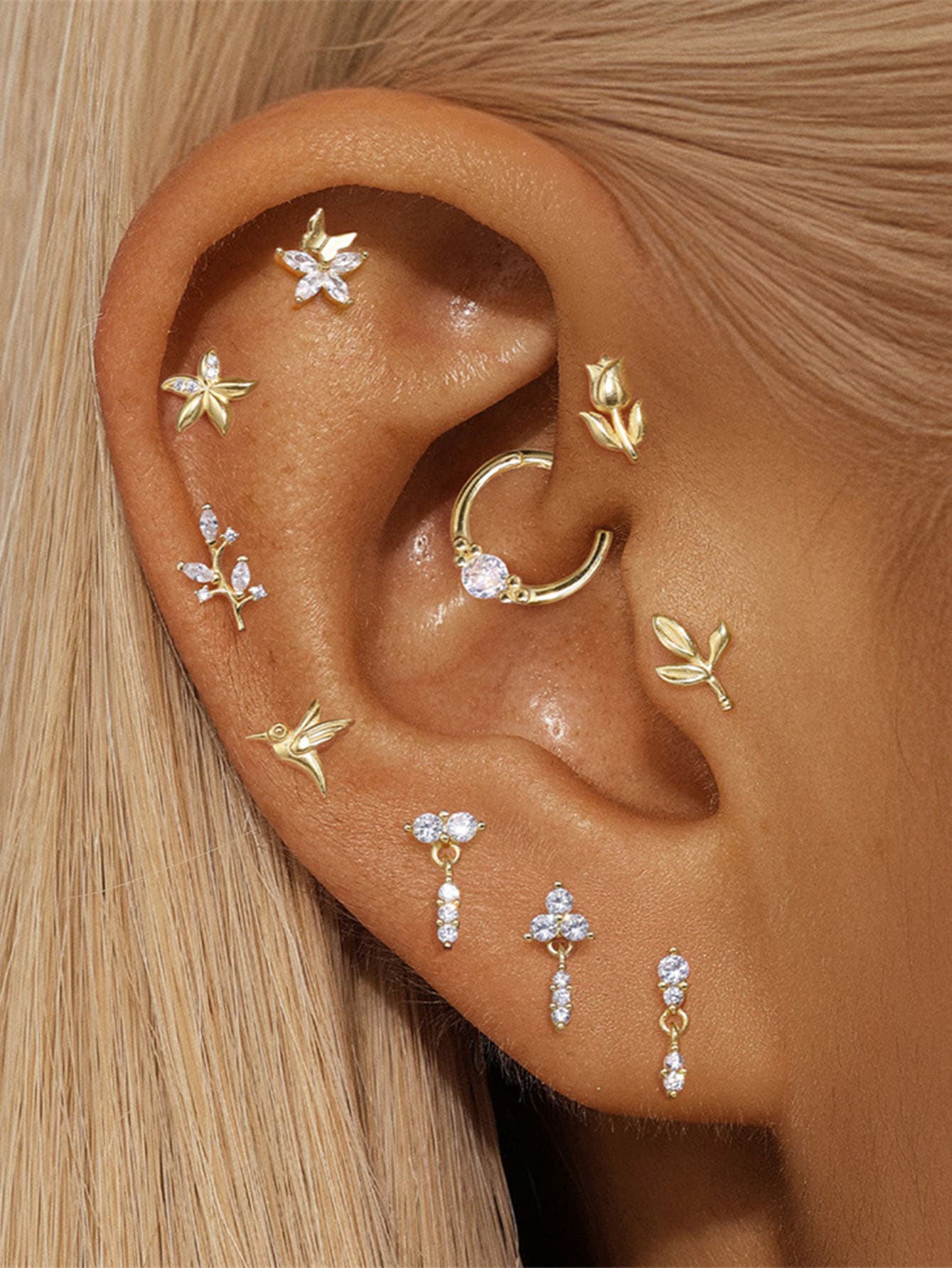 Elisa – Cercei din aur cu accent geometric.