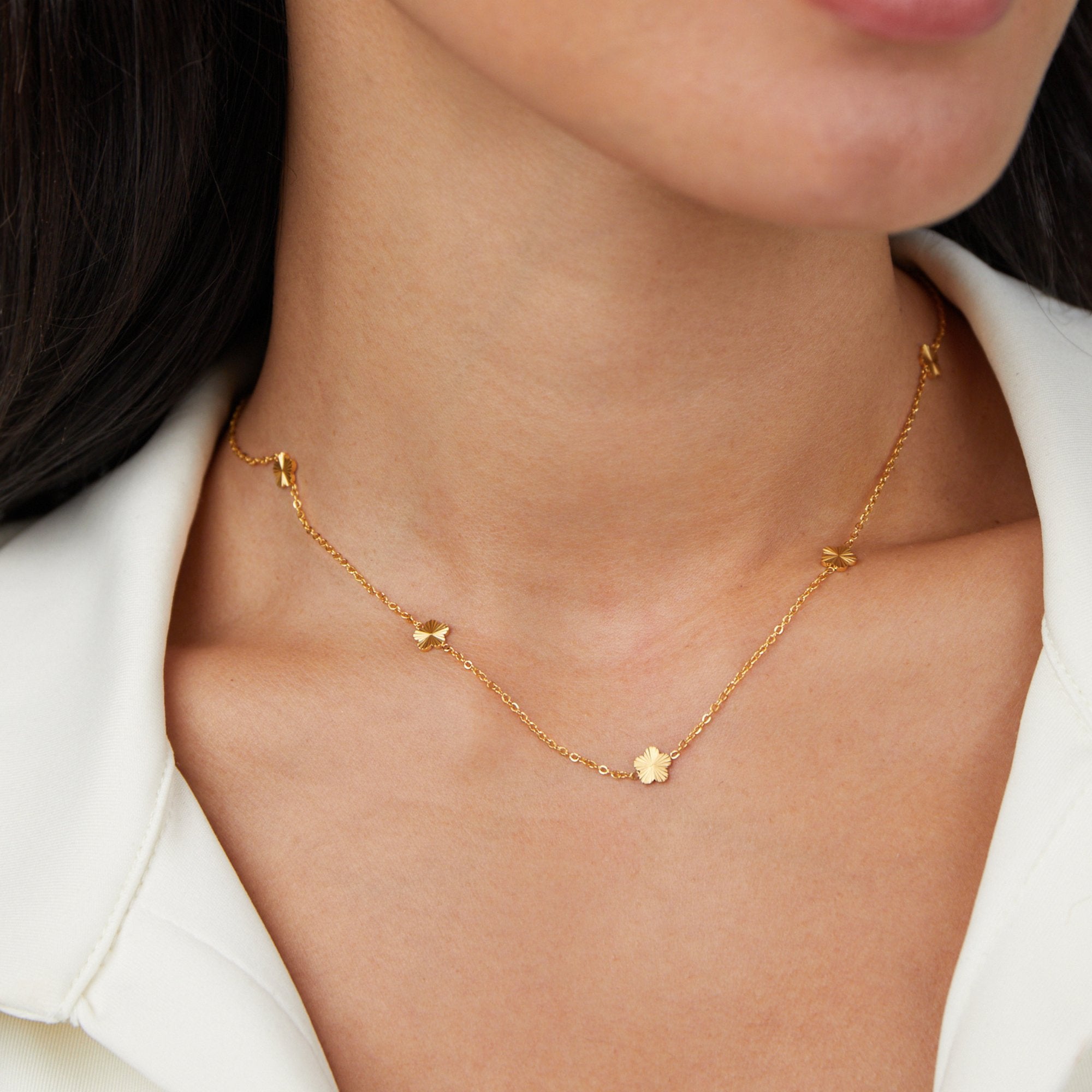 Kathrin – Lantă cu accente delicate de culoare.