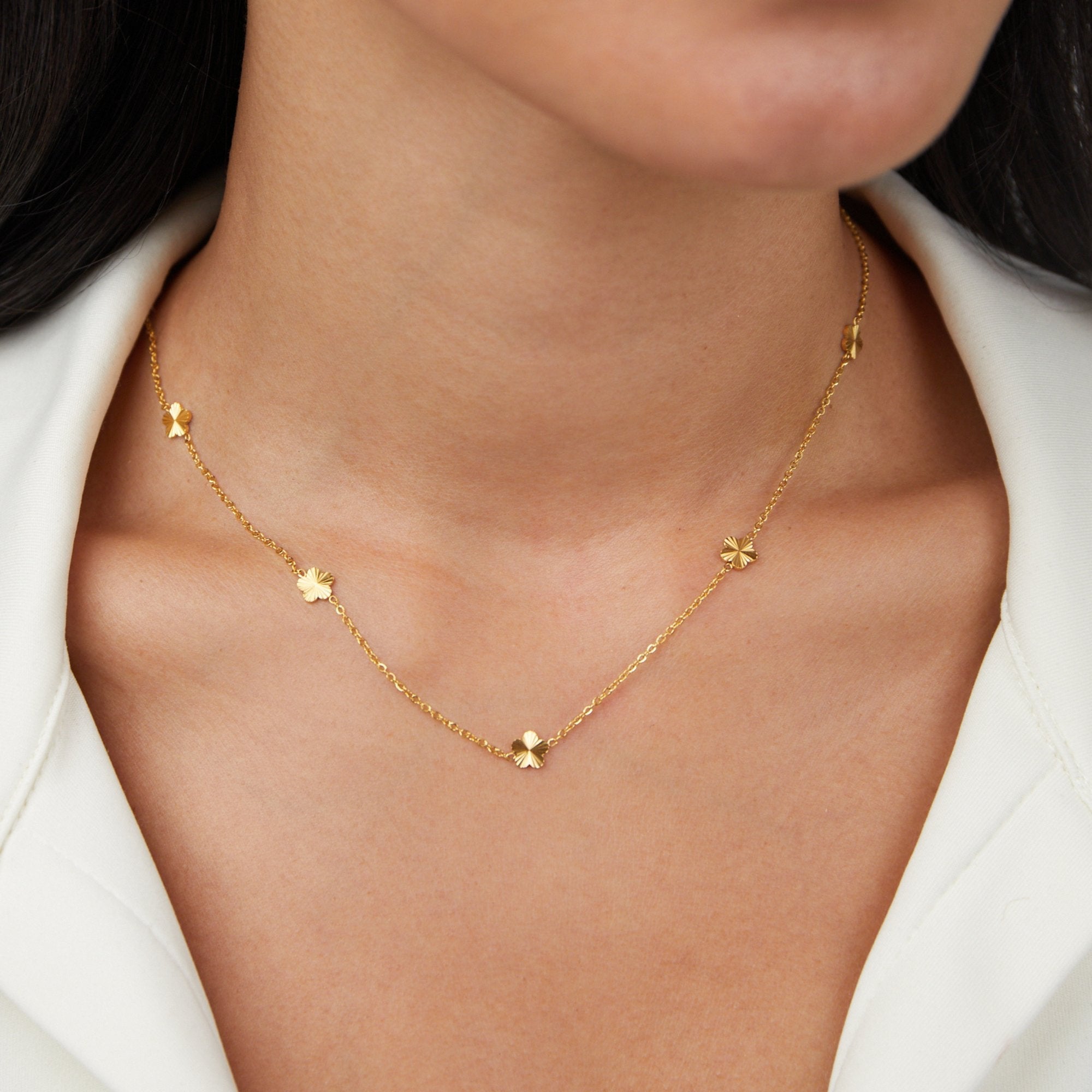 Kathrin – Lantă cu accente delicate de culoare.