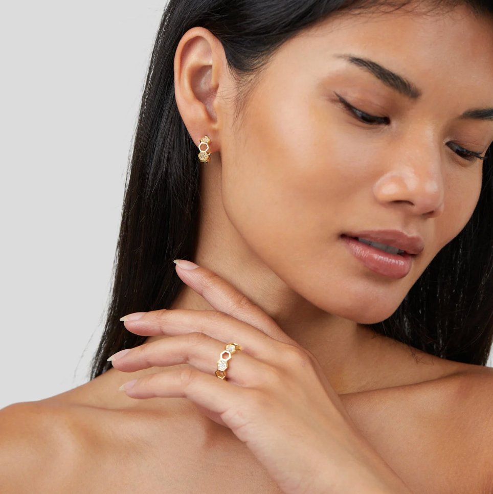 Friedrika – Inel de aur cu accent de perlă.