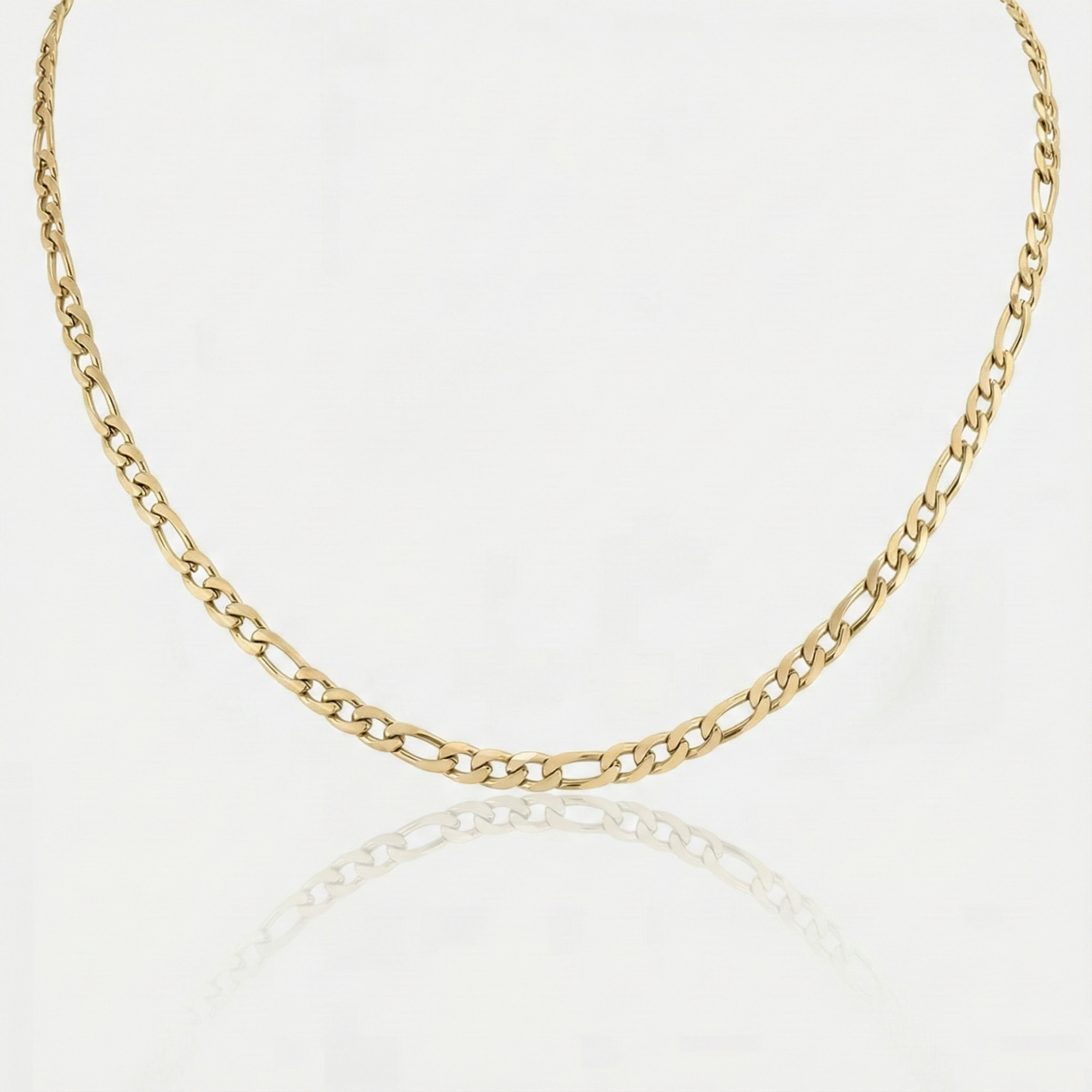 Valerie – Colie auriu cu o structură simplă a lanțului.