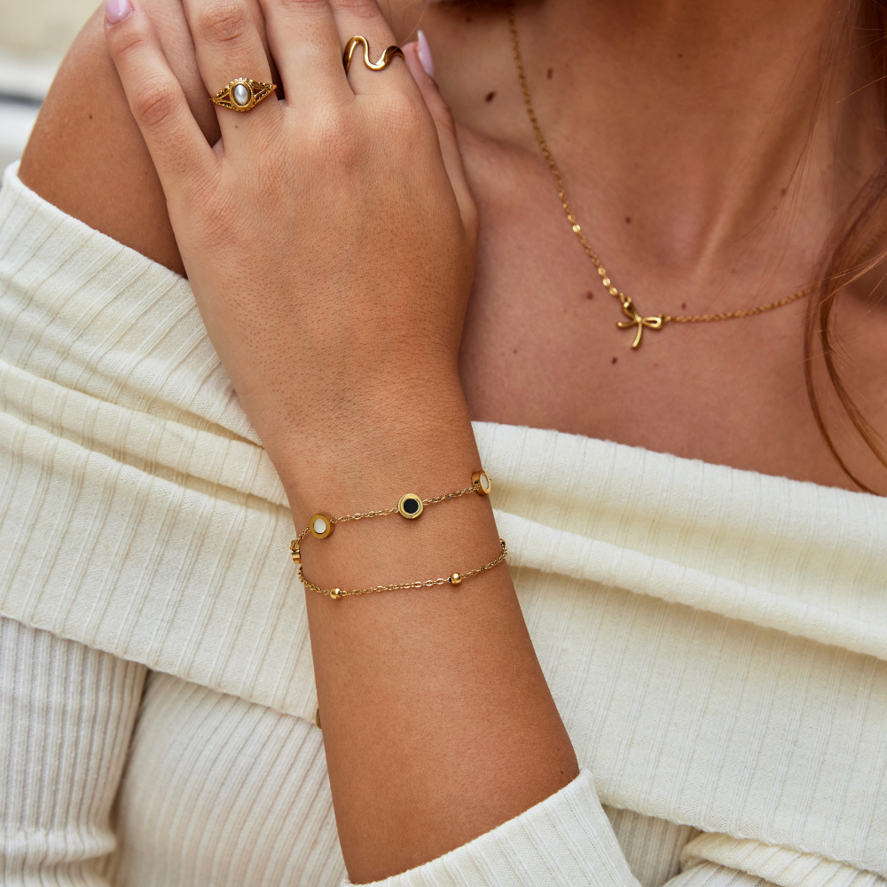 Brățară din onix și piatră albă